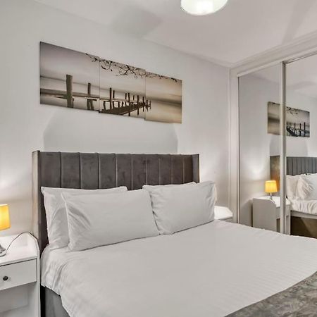 Peaceful 2-Bed South Bank Apartment London Bagian luar foto