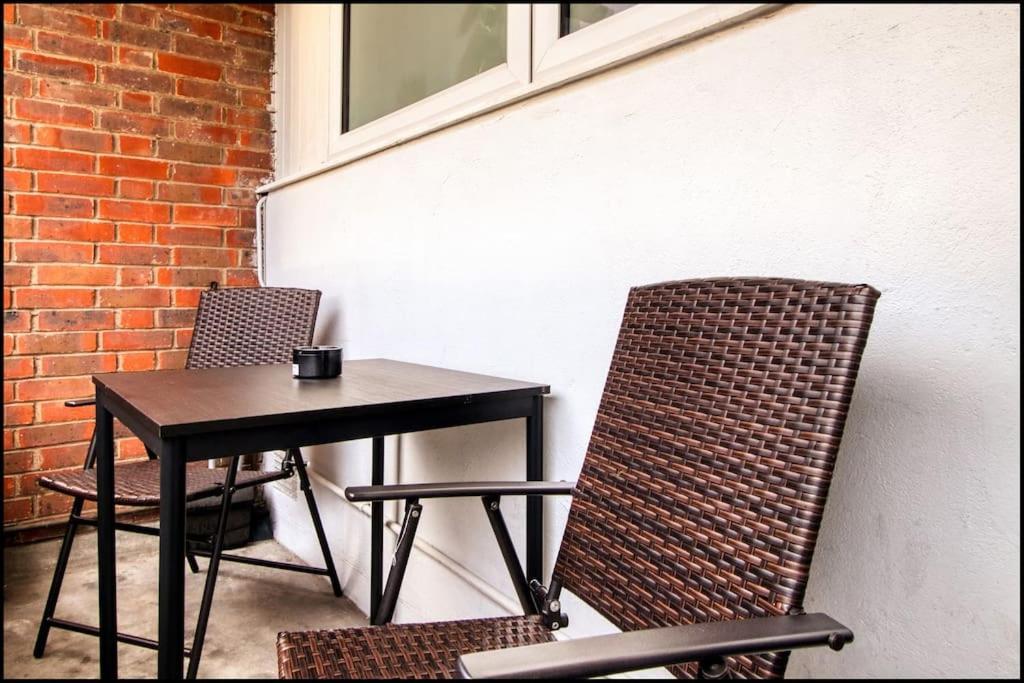 Peaceful 2-Bed South Bank Apartment London Bagian luar foto